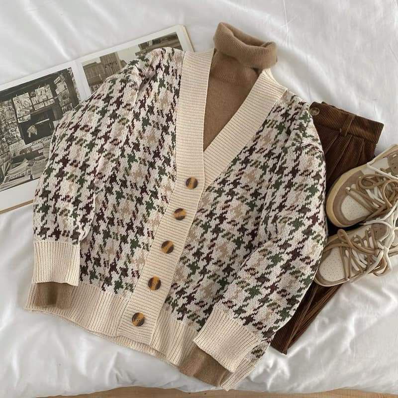 Áo khoác len sọc caro dáng rộng rãi chất đẹp như hình.