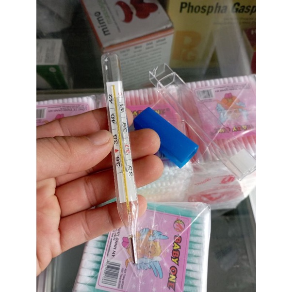 Nhiệt kế thủy ngân đo nhiệt độ cơ thể, kiểm tra bé sốt