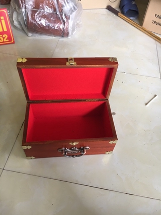 Hop dung con dau go huong