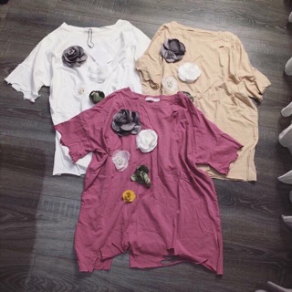 Áo thun rách hoa nổi