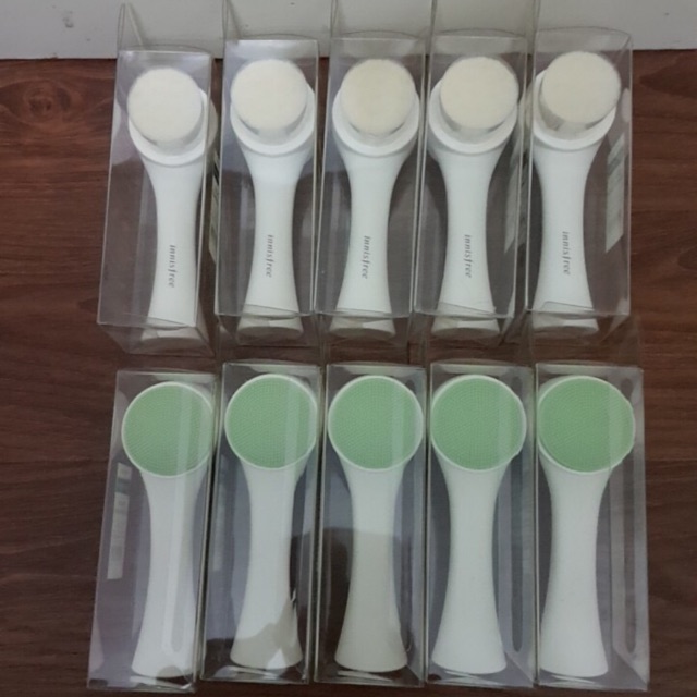 Cọ rửa mặt innisfree