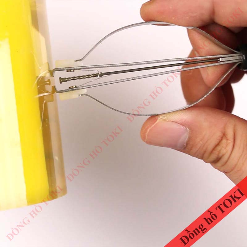 Kẹp dụng cụ tháo kim đồng hồ loại rẻ