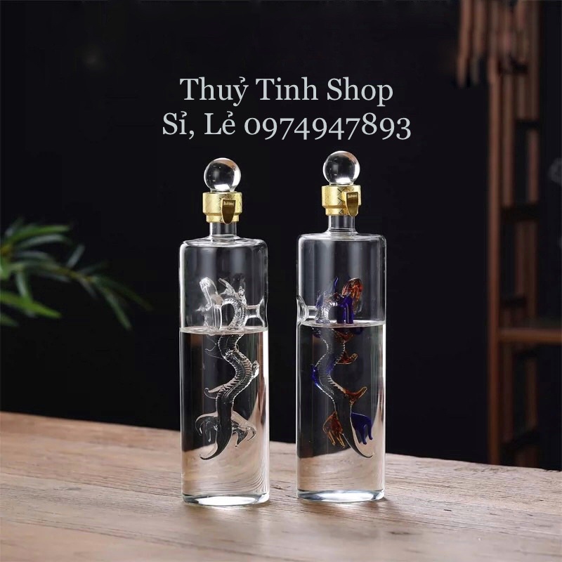 Bình Đựng Rượu Thuỷ Tinh Cao Cấp Mẫu Trụ Khảm Rồng Trong Chai 500ml