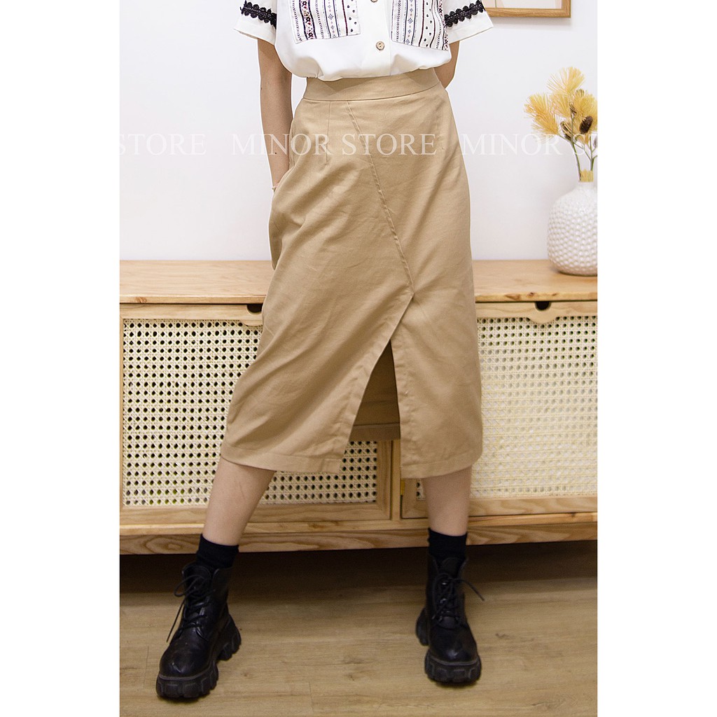 CHÂN VÁY NÂU DẮP VẠT CUT-OUT [MINOR DARIUS skirt]