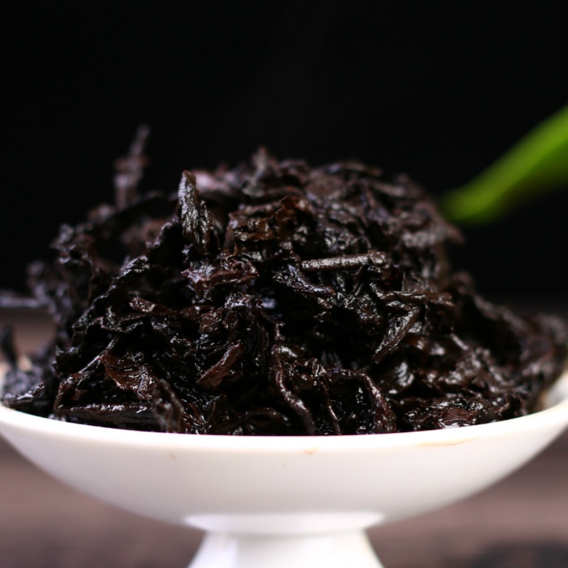 BÁNH TRÀ PHỔ NHĨ CHÍN LÃO BAN CHƯƠNG MÃNH HẢI VÂN NAM 357 GRAM NĂM 2015