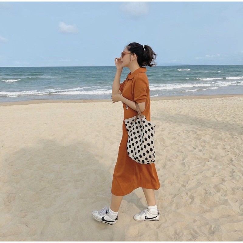 Đầm polo trơn dáng suông dài màu cam đất và đen chất cotton che khuyết điểm - Đầm Nữ Hoài Thương | BigBuy360 - bigbuy360.vn