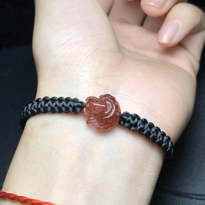 Vòng Tay Hồ Ly Tóc Đỏ Mini tết dây đeo tay màu đen - Cải thiện tình duyên, tài lộc, bình an, may mắn