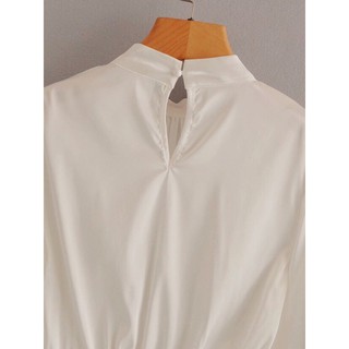Áo sơmi croptop trắng lụa bóng tay dài