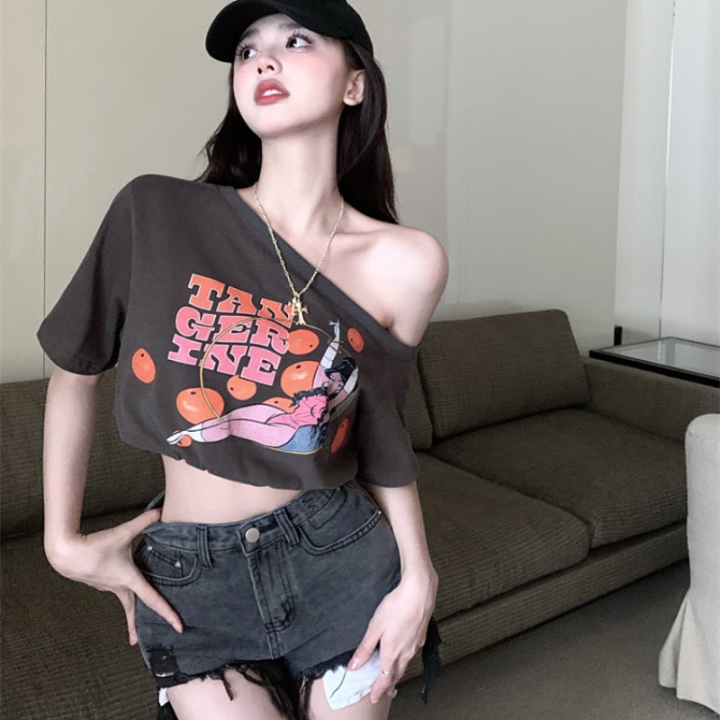 Áo Thun Tay Ngắn Trễ Vai In Họa Tiết Graffiti Quyến Rũ Thời Trang Cho Nữ