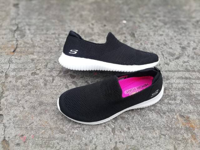 Skechers Giày Lười Đế Mềm Chống Trượt Cho Nữ