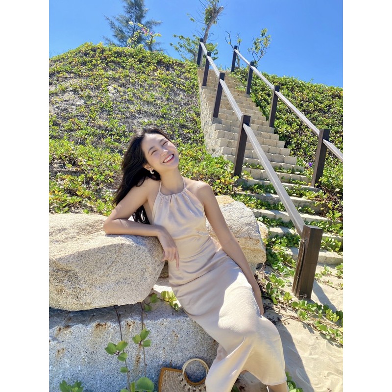 Đầm maxi cổ yếm hở lưng-lili