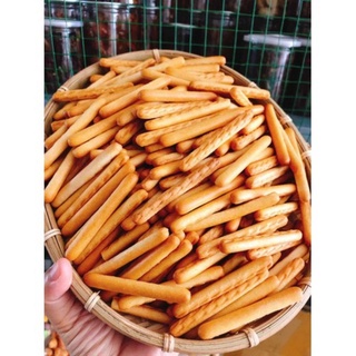 Bánh quy que đũa mặn tuổi thơ