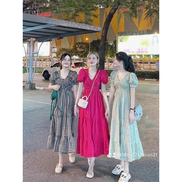 Váy Kẻ Cổ V Chun Lưng