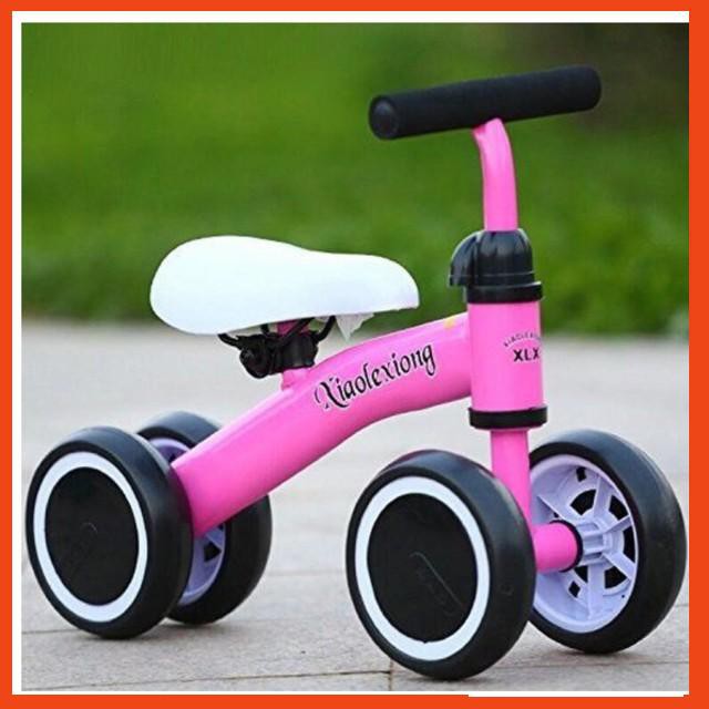 Xe cân bằng 4 bánh khung kim loại cho bé