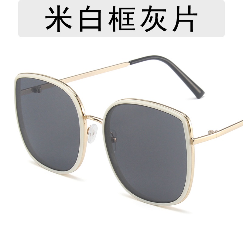 Kính râm phong cách thời trang cho nam và nữ 2021