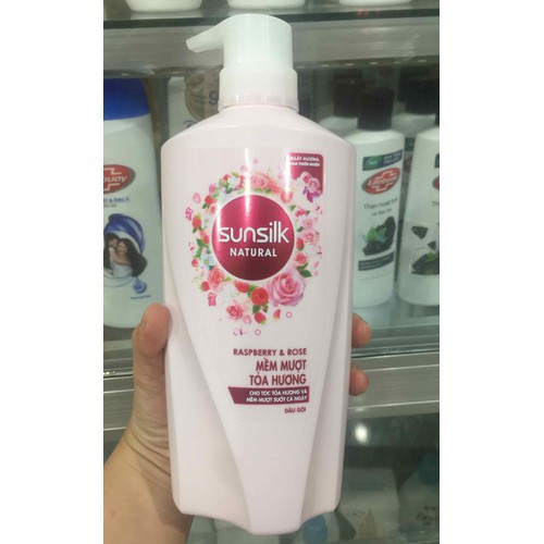 DẦU GỘI SUNSILK MỀM MƯỢT TỎA HƯƠNG VỚI PHÚC BỒN TỬ VÀ HƯƠNG HOA HỒNG 650G