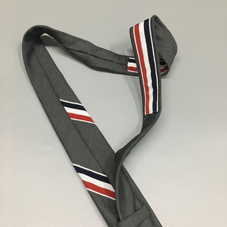 Caravat Thom Browne nam