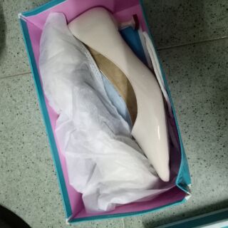 Thanh lý giày còn mới 100%