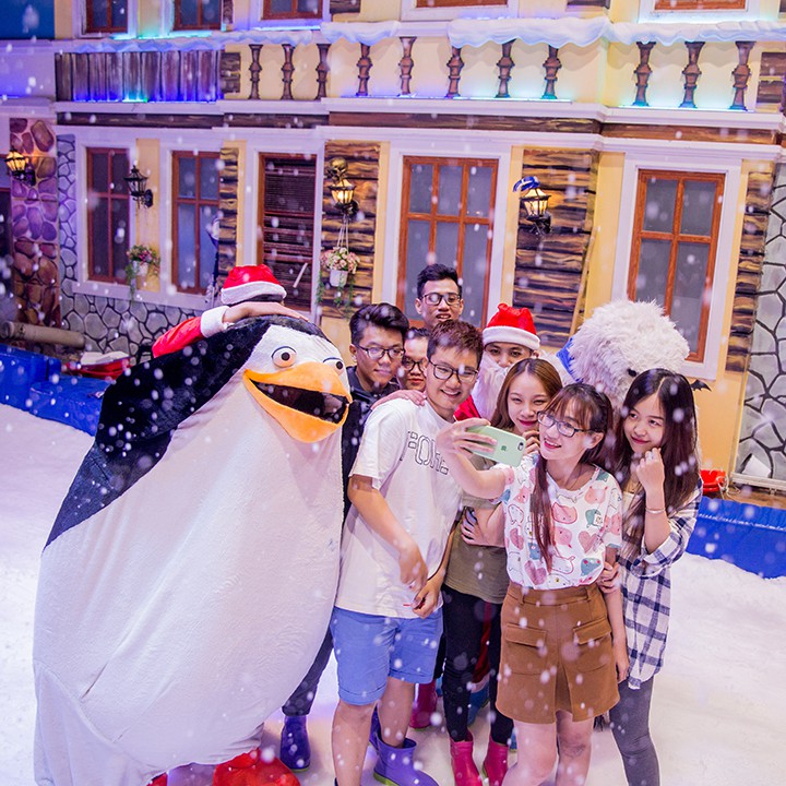 HCM [Voucher] 05 Vé giấy vào Snow Town khu vui chơi thành phố tuyết lớn nhất Sài Gòn