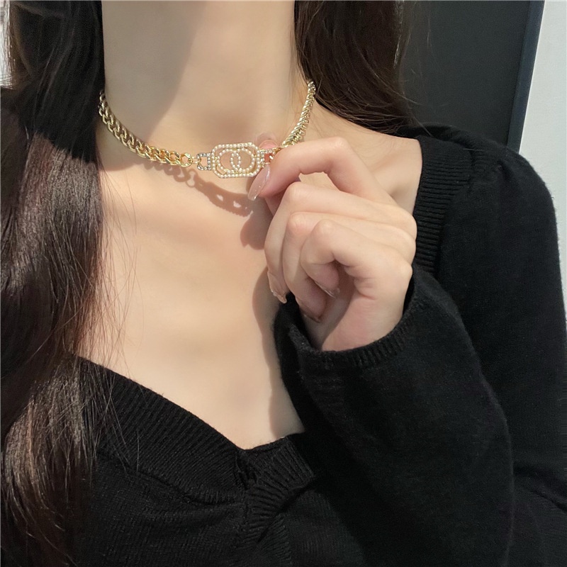 Vòng cổ choker dây xích mặt tròn đính hạt trai giả VC013 Leous Accessories