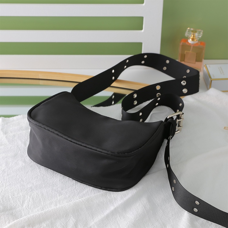 Túi đeo chéo màu trơn thời trang cho nữ