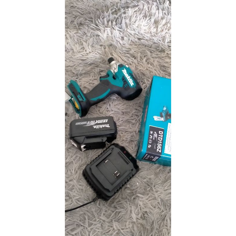 máy bắt vít Makita dtd 156
