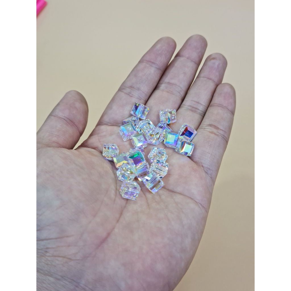 ĐÁ PHA LÊ VUÔNG SWAROVSKI 8mm