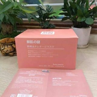 Mặt nạ nhau thai cừu của Nhật