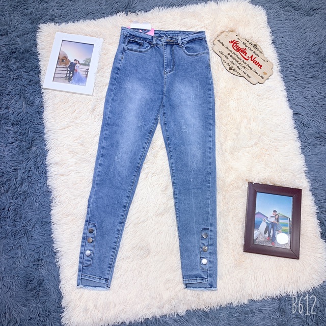 quần jean lệch gấu đính khuy chân | BigBuy360 - bigbuy360.vn