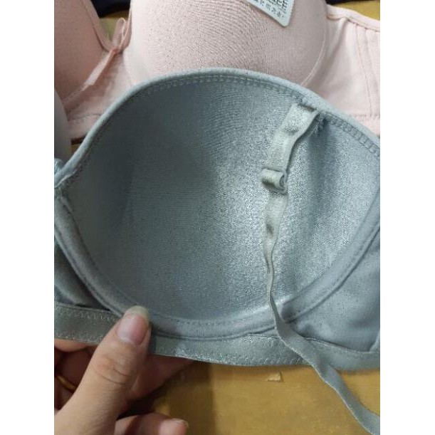 Áo lót ngang ngực ,thông hơi có đệm nhẹ ,