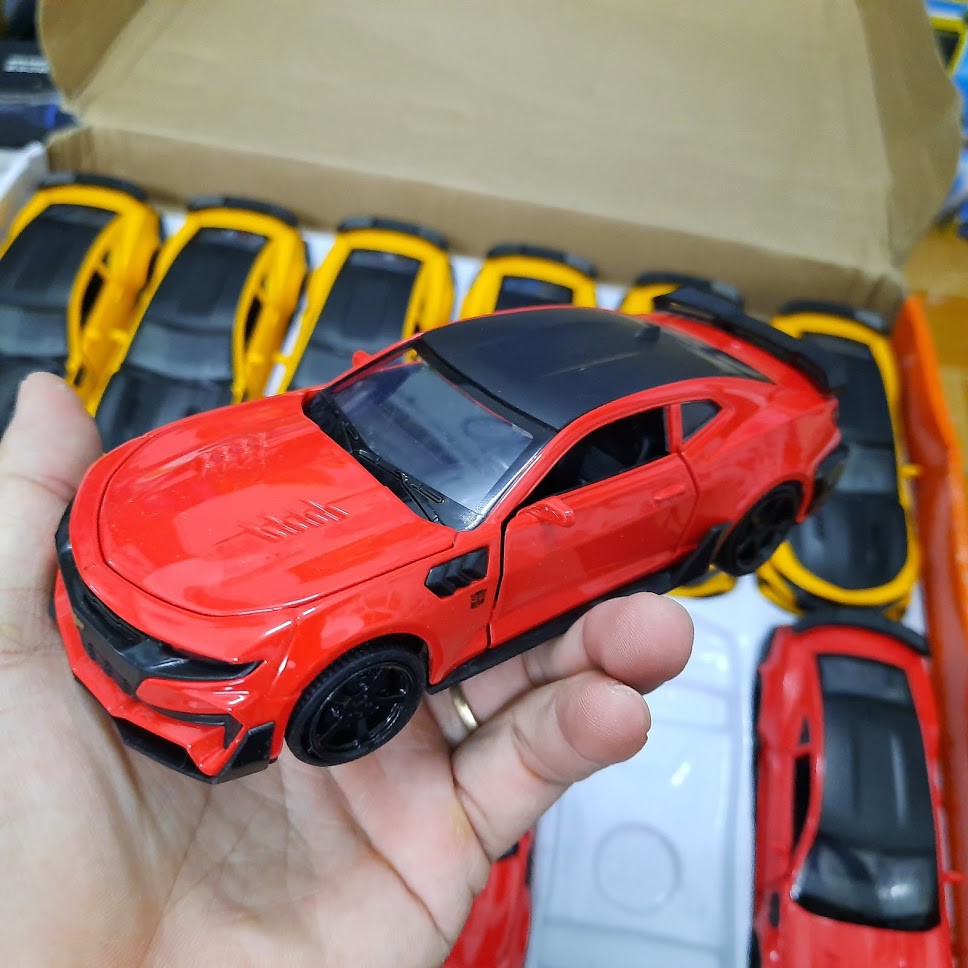 Xe mô hình ô tô Chevrolet camaro 1:32 JACKIE KIM bằng kim loại - xe chạy cót có âm thanh và đèn mở các cửa đồ chơi trẻ e