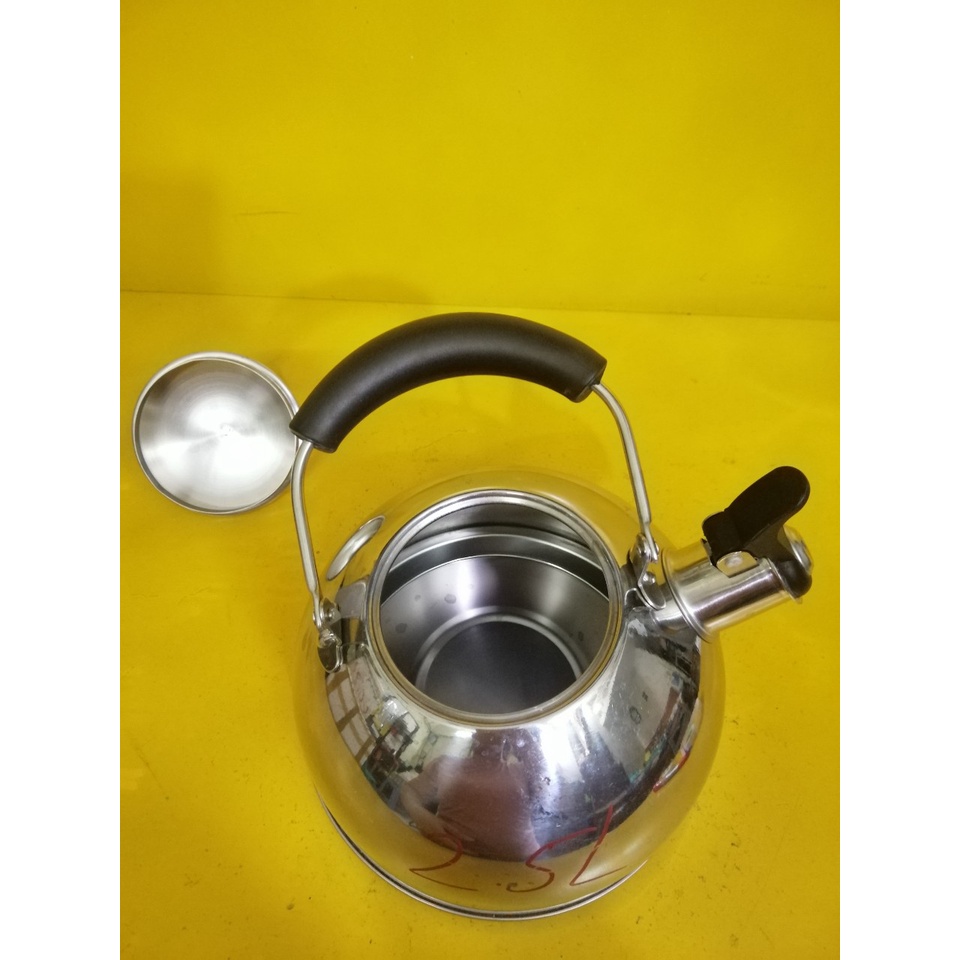 Ấm inox có còi hú nội địa Nhật (2.5L) (409), Dùng được bếp từ