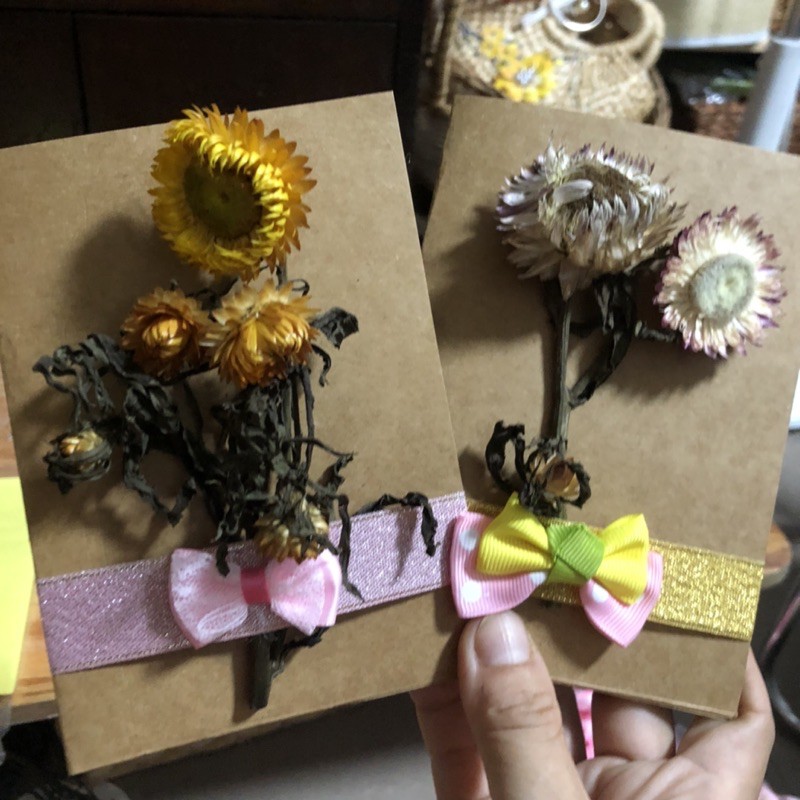 Thiệp handmade giấy Kraft hoa bất tử khô tự nhiên