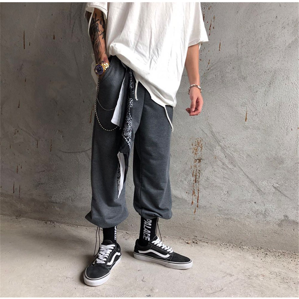 Khăn Choàng Cổ Hình Vuông Họa Tiết Hiphop Phối Móc Khóa Thời Trang