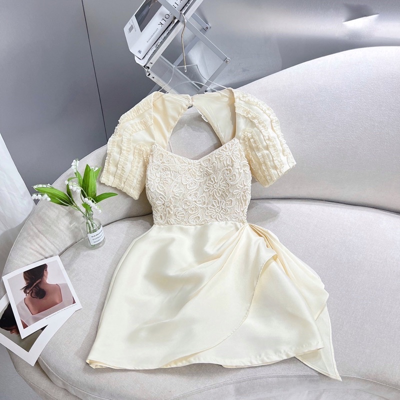 Váy tacta phối ren