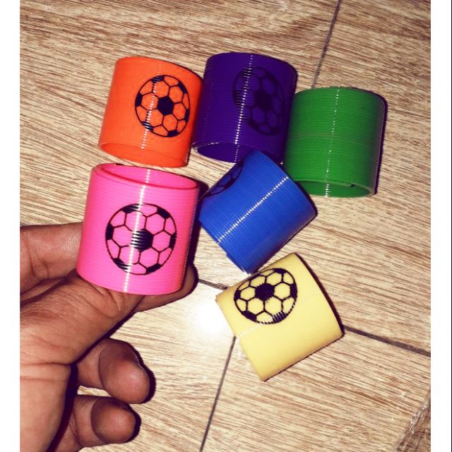 Set 6 mô hình lò xo bằng nhựa có 6 màu khác nhau