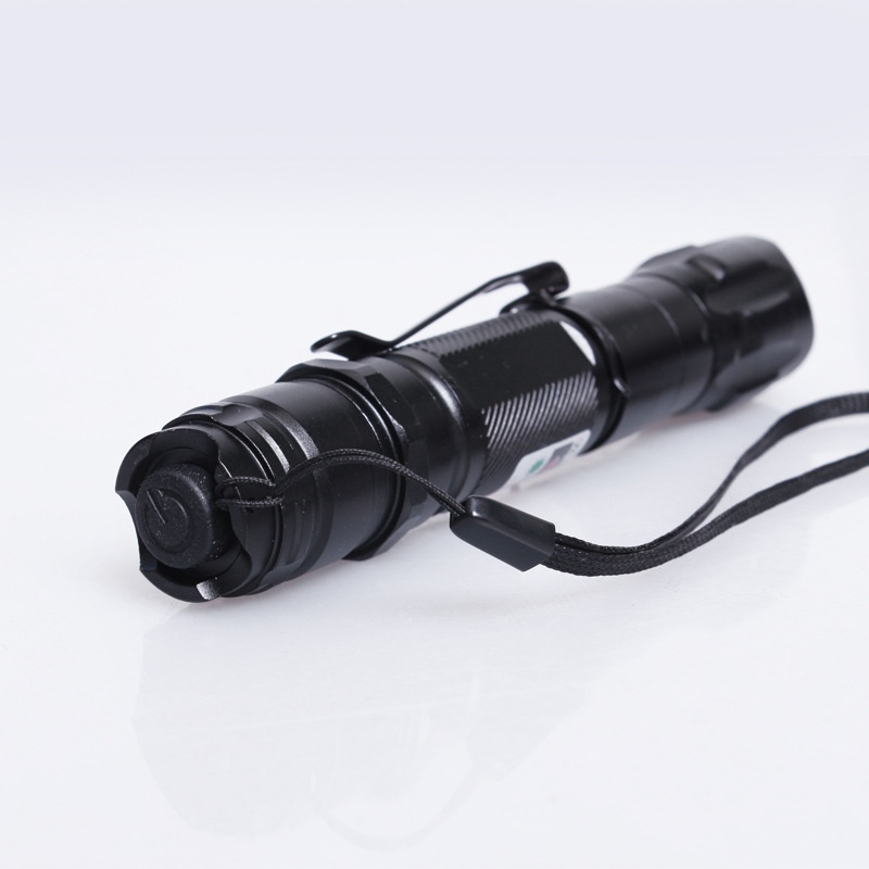 Đèn Pin Laser009 Có Giá Đỡ Bút Và Công Tắc Màu Xanh Lá
