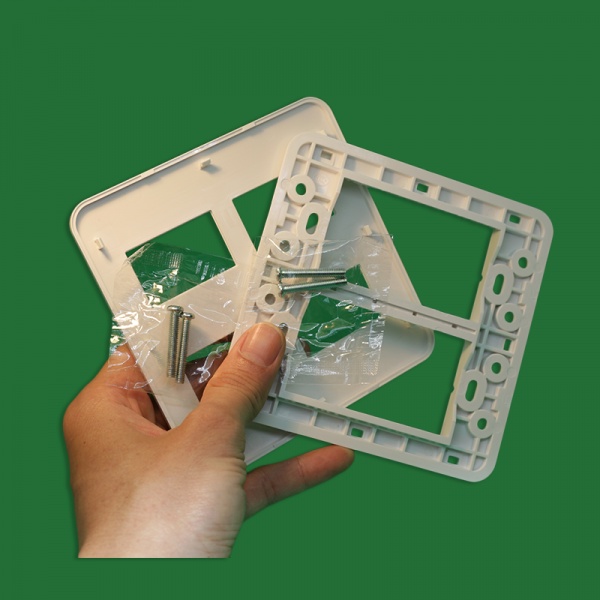 Mặt che 4 thiết bị, size S  hãng Scheneider Electric