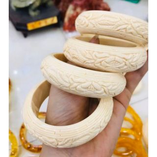 Vòng Tay Phong Thủy Chạm Rồng Màu Trắng Ngà