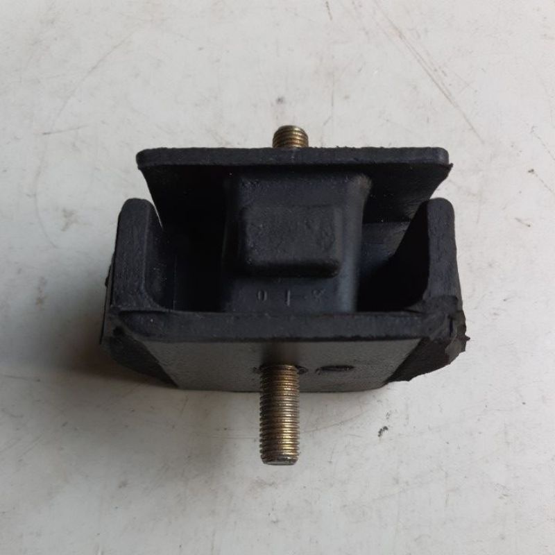 Cao su chân hộp số ô tô tải KIA 1,4 tấn