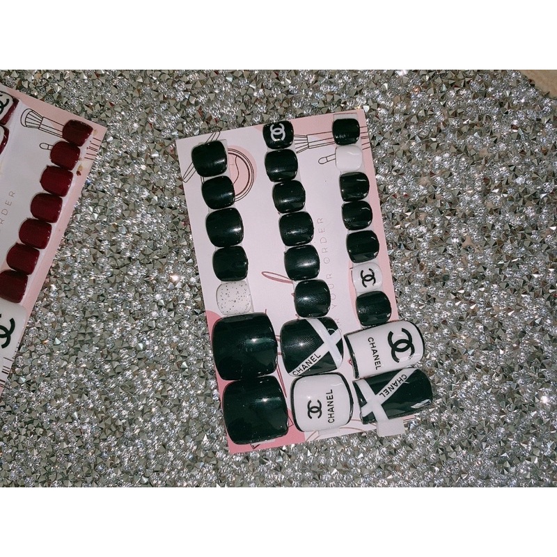 A134 bộ 24 móng chân giả trắng đen giá rẻ kèm keo dũa