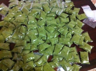 Bột trà xanh 100g trị mụn trắng da