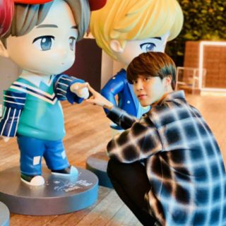 Mô hình chibi BTS × Mattel Pop up store unoff