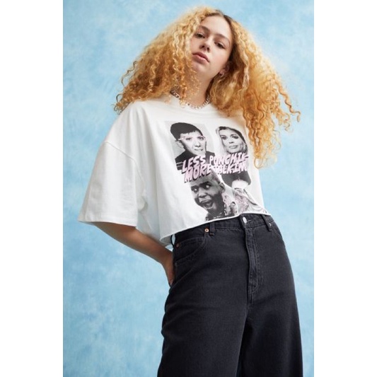 Áo Croptop Sex Education x H&M