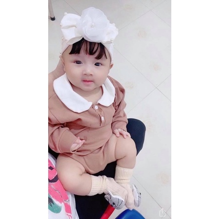 Băng đô tóc giả cho bé gái xinh xắn.