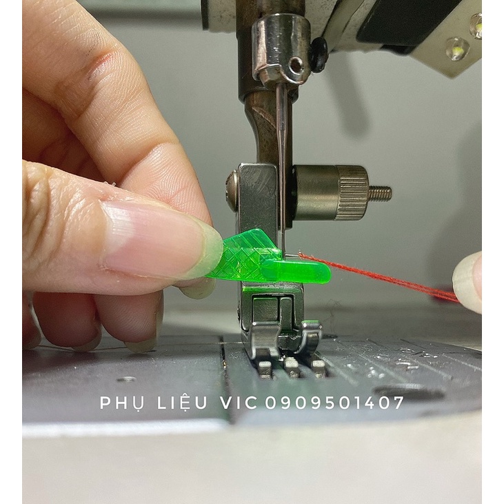 Cá xỏ chỉ máy may, kim khâu