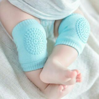 Tất tập bò bảo vệ đầu gối cho bé