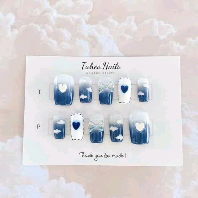 Nail box móng thiết kế gắn nơ tim sang trọng