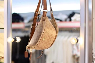 Túi bao tử Coach