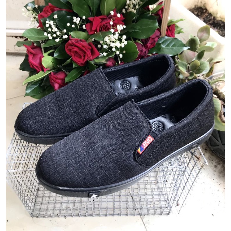 Giày lười vãi nam đế đen, phom chuẩn đẹp, size từ 38-43,mã LV16,màu xám đen, mẫu mới nhất hiện nay